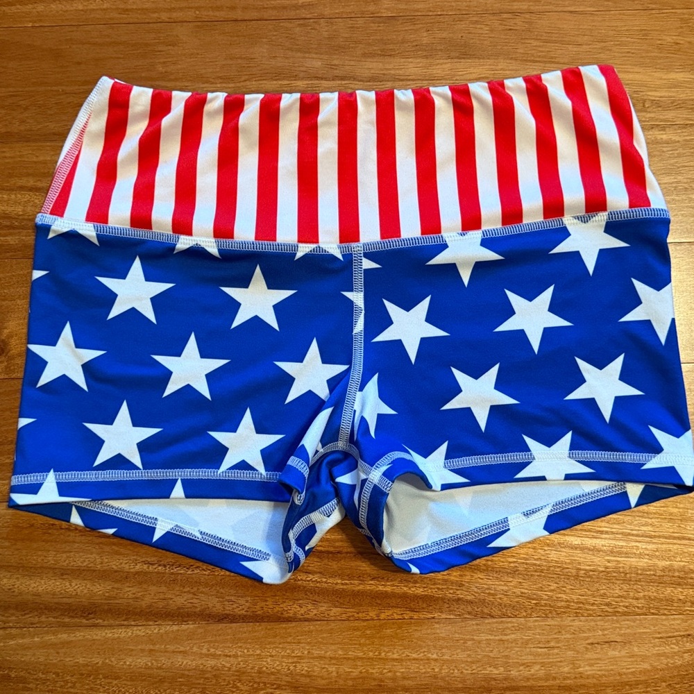 FLEO Shorts